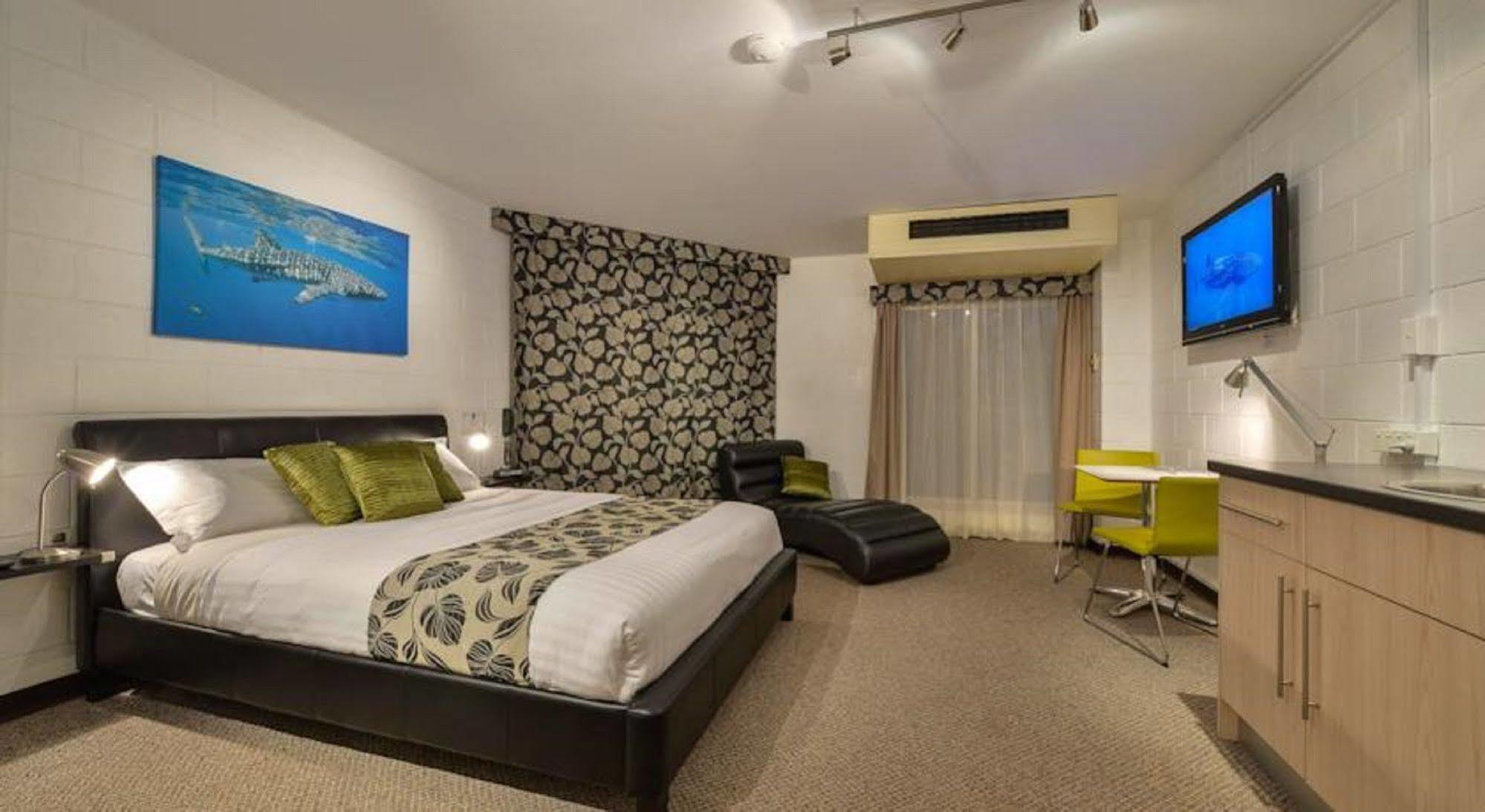 Sea Breeze Resort Έξμαουθ Δωμάτιο φωτογραφία